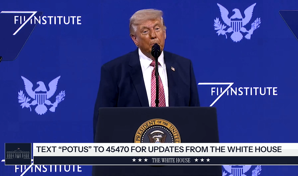 Trump blochează Strâmtoarea Hormuz, după pacea cu Iranul