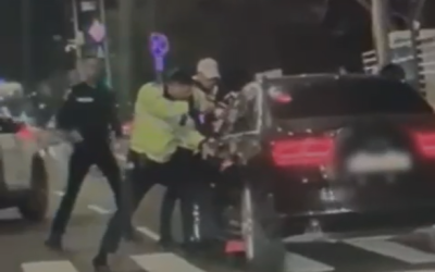 Un incident grav s-a produs în noaptea de sâmbătă spre duminică în Capitală, când un șofer aflat sub influența alcoolului a lovit un polițist în timpul unei urmăriri în trafic