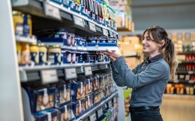 Lidl România a anunțat o majorare a veniturilor pentru toți angajații, menținându-și poziția de angajator cu cel mai bun pachet de compensații și beneficii din retailul alimentar