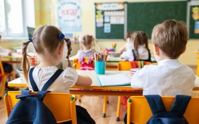 Paradoxul înscrierilor: părinții adoptă strategii controversate pentru a obține locuri la școli de top în România În contextul competiției acerbe pentru admiterea la cele mai selective licee, părinții recurg la diverse tactici pentru a-și asigura un loc pentru copil