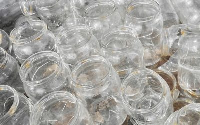 Borcanele de sticlă, des utilizate în bucătării, ateliere și grădini, sunt din ce în ce mai apreciate pentru versatilitatea și funcționalitatea lor