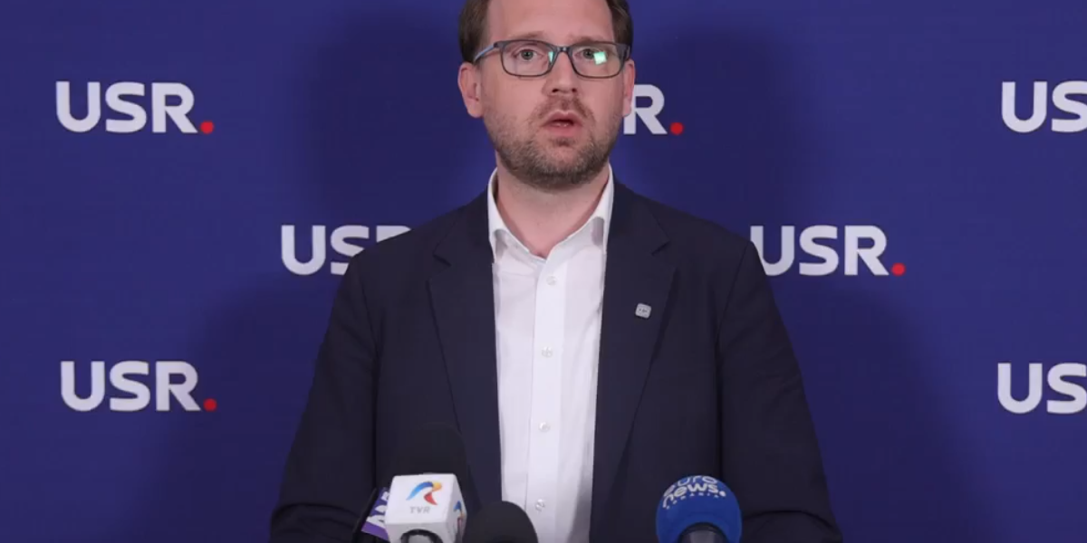 USR, alături de premier: O „pisică” se vede „leu” în oglinda politică