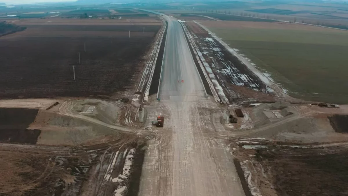 Drumul Expres Brăila-Tulcea, proiect de 8 miliarde lei, a primit undă verde Compania Națională de Investiții Rutiere (CNIR) a avizat Studiul de Fezabilitate pentru Drumul Expres Brăila–Tulcea, cunoscut și sub denumirea de „Dobrogea Expres”