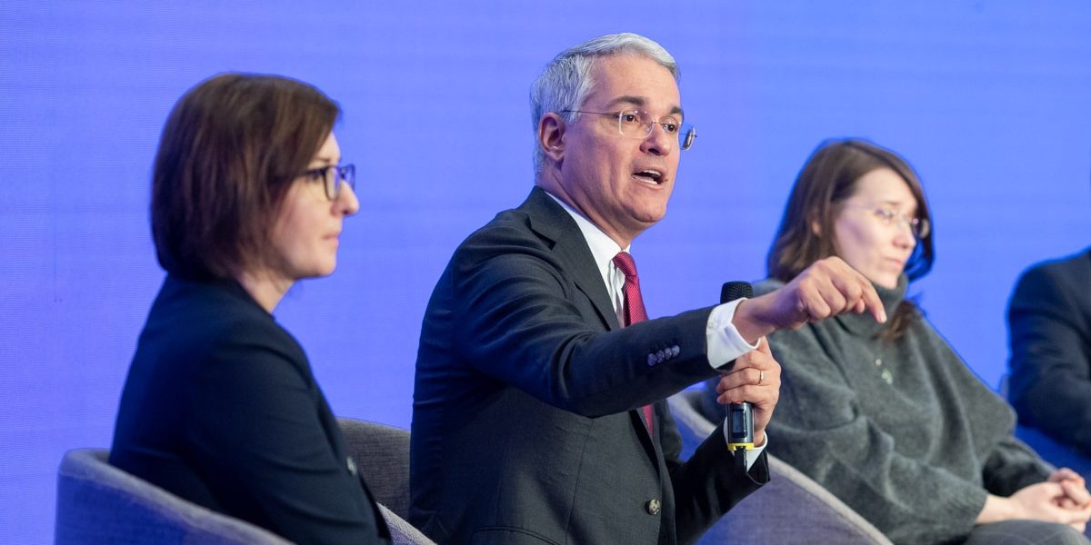 Nicușor Dan, la discuții cu Pîslaru. România, în întârziere cu PNRR