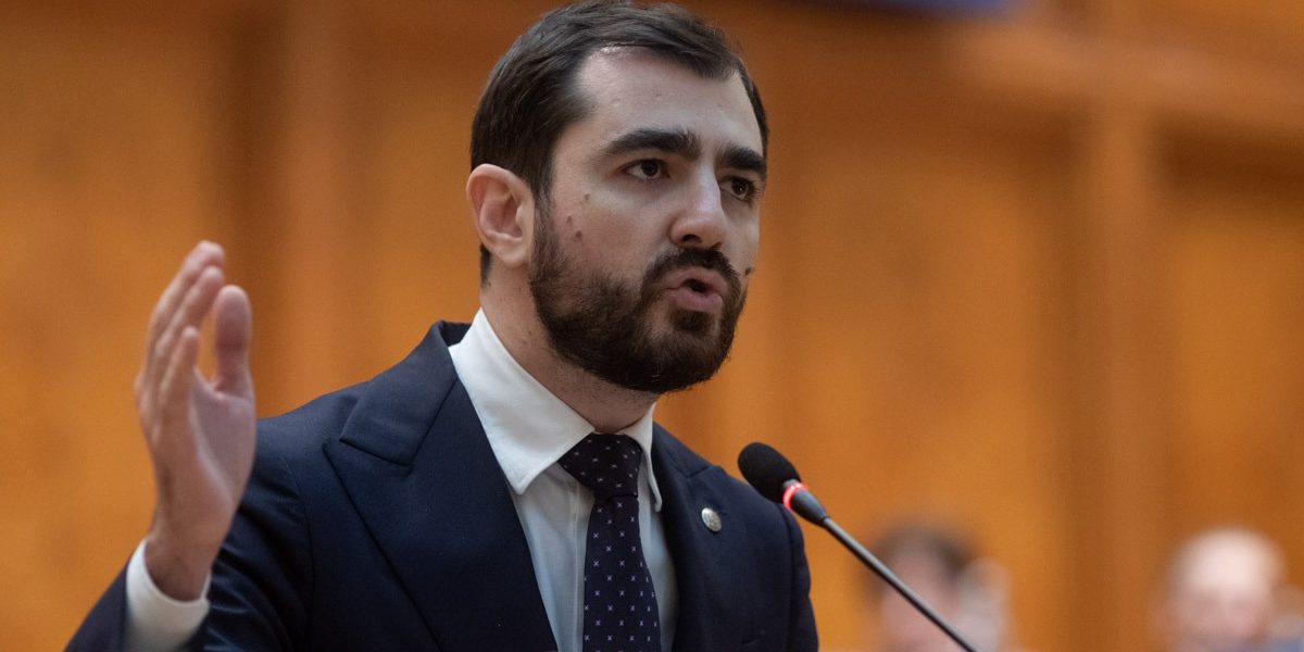 Năsui (USR) îl atacă pe Grindeanu: „A contribuit la prăbușirea economică”