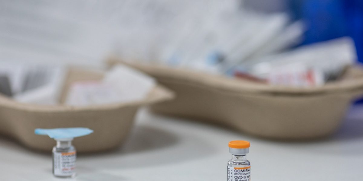 Medicul avertizează: Dezinformarea anti-vaccinare, amenințare la siguranța națională