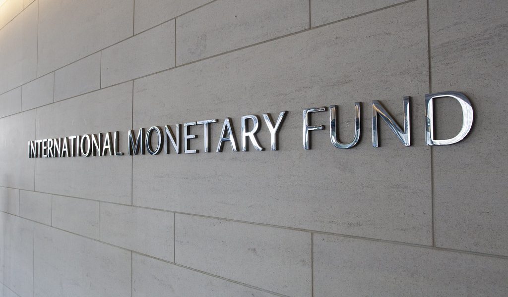 Avertisment FMI: Turbulențe ECONOMICE majore, lovitură grea pentru Bursă și România