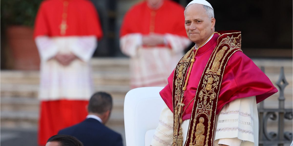 Papa LEON al XIV-lea cheamă la pace în CAMERUN: „Binecuvântați pacificatorii”