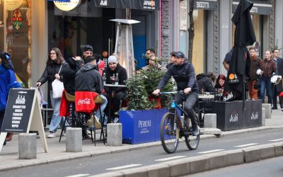 Noi reguli pentru terasele din centrul Bucureștiului, pregătite de Primăria Capitalei Primăria Capitalei intenționează să aprobe un nou regulament pentru terasele din zona centrală a Bucureștiului, în efortul de a asigura ordine, claritate și respectarea normelor urbane