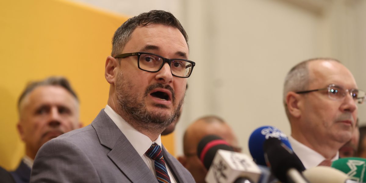 AUR vs. Dan Tănasă: Scandal monstru în Parlament. „Mi-am dat viața pentru partid!”