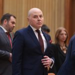 Lider PNL apără Guvernul pe listări la bursă și atacă PSD