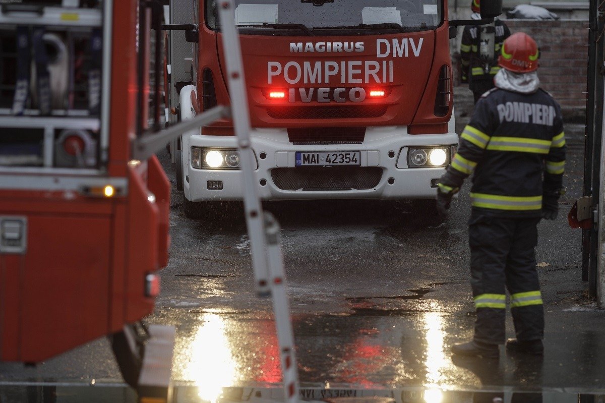 Explozie provocată de o trotinetă electrică lăsată la încărcat într-un apartament din București O posibilă explozie a avut loc luni într-un apartament situat în București, după ce o trotinetă electrică a fost lăsată la încărcat