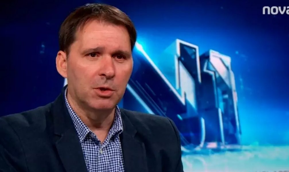 Igor Bozic, demis din funcția de redactor-șef al N1, un post de televiziune sârb cunoscut pentru criticile la adresa guvernului Igor Bozic, cunoscut pentru poziția sa critică față de guvernul sârb, a fost din nou în centrul atenției după anunțul oficial al demiterii sale din funcția de redactor-șef al televiziunii N1