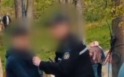 Polițist Local din Craiova, acuzat de brutalitate în parc: Copil bruscat, anchetă