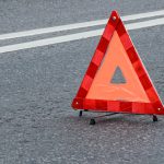 Accident grav pe DN 7 în Simeria: doi adolescenți au fost răniți după o coliziune cu o motocicletă Doi adolescenți, un băiat și o fată, ambii în vârstă de 17 ani, au fost transportați de urgență la spital după ce motocicleta pe care se aflau s-a răsturnat într-un accident petrecut luni seară pe DN 7, în orașul Simeria, județul Hunedoara