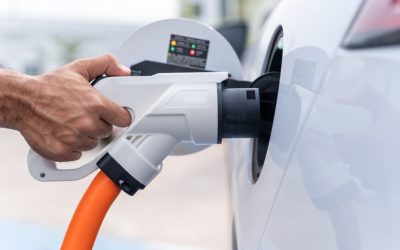 Explozie de electrice în UE, pe fondul scumpirii benzinei. Ce e cu România