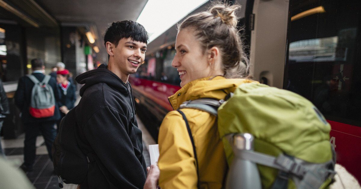 Tineri români, călătorii GRATUITE prin Europa: Cum accesează DiscoverEU?