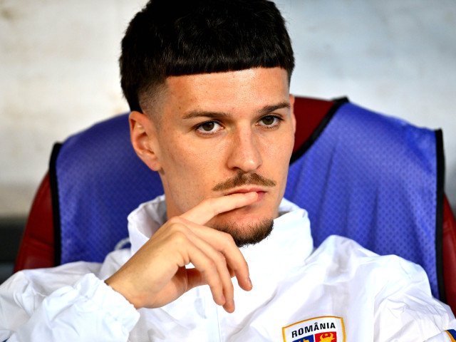 Dennis Man, exemplul clar al mediocrității românești în fotbal, a devenit recent subiect de dezbatere în presa din Italia, după ce a ratat o ocazie de AUR la barajul pentru calificarea la Campionatul Mondial din 2022