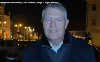 Fostul președinte Klaus Iohannis și soția sa, Carmen Iohannis, au participat sâmbătă seara la slujba de Înviere desfășurată la Biserica romano-catolică „Sfânta Treime” din Sibiu