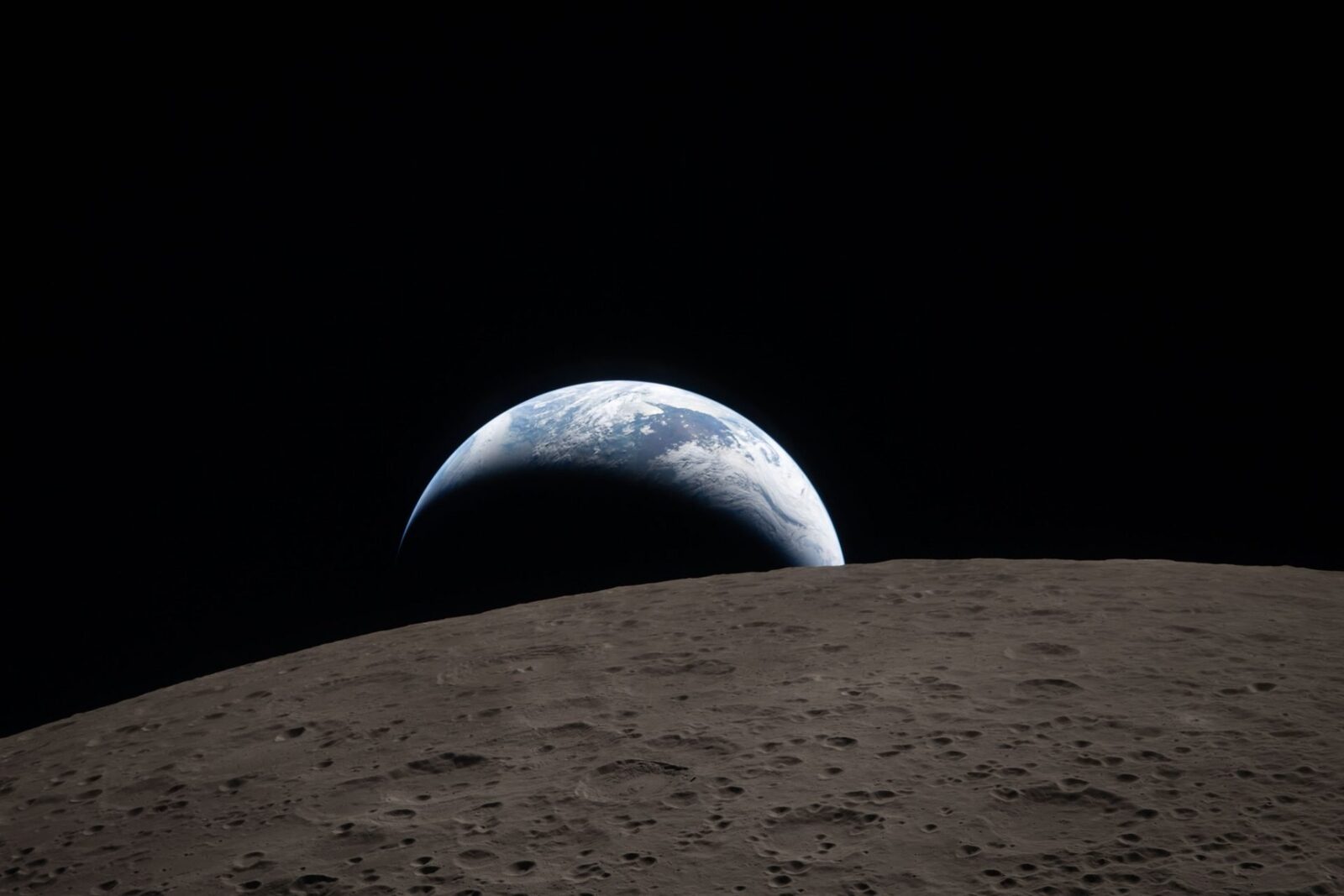 Ce au ascultat astronauții Artemis II: playlist-ul secret din spațiu