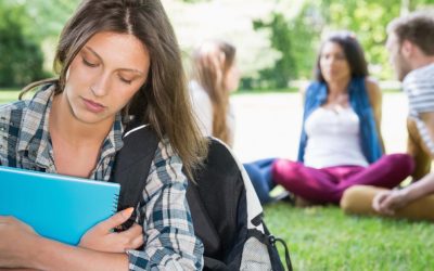 Singurătatea și singurul nu sunt același lucru, arată un studiu recent A fi singur și a te simți singur nu reprezintă aceeași stare, iar diferențele între cele două pot avea efecte semnificative asupra sănătății mentale și fizice