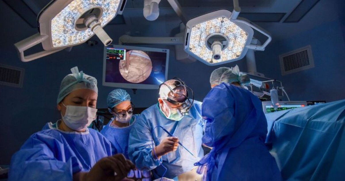 Un bărbat în vârstă de 72 de ani, Mihai, a fost diagnosticat cu o afecțiune cardiovasculară încă din tinerețe