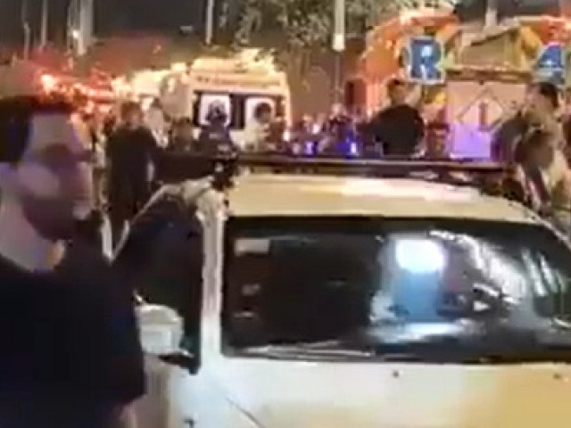 O exploziție urmată de un incendiu devastator a provocat cel puțin un deces și 47 de răniți într-un incendiu major care a avut loc în centrul orașului Timișoara, judetul Timiș