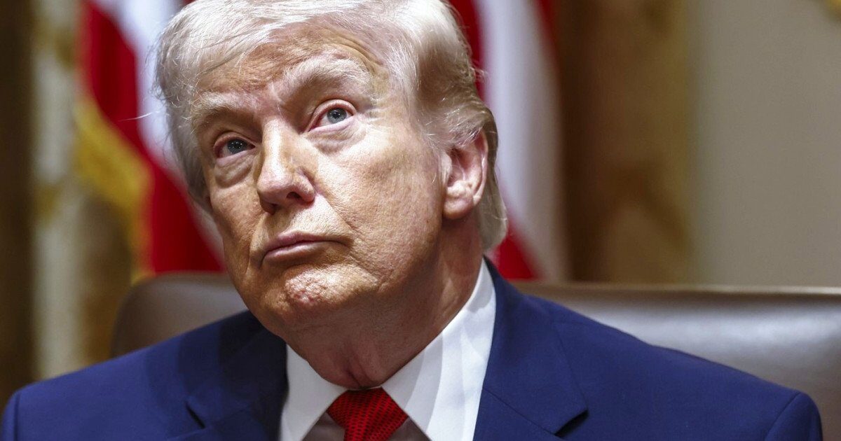 Donald Trump amenință din nou cu părăsirea NATO, o declarație care a stârnit reacții și discuții despre virajele strategice ale fostului președinte american