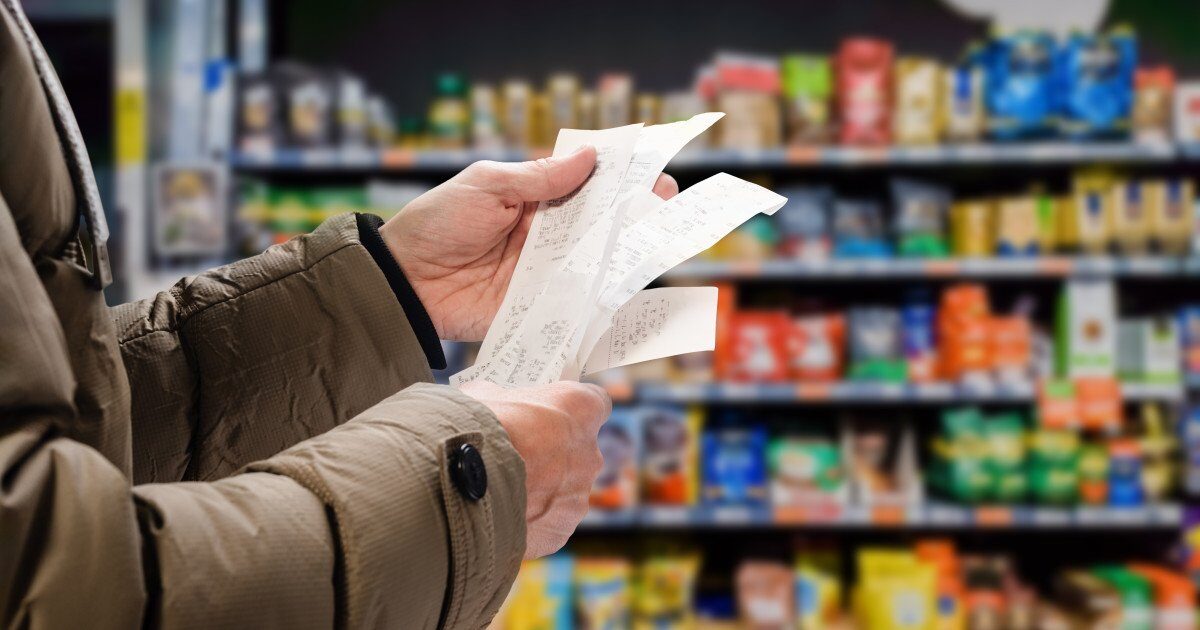 Prețurile alimentelor au crescut cu aproximativ 10% față de aceeași perioadă a anului 2025, însă analiștii avertizează că după Paște se pot înregistra noi majorări, influențate de creșterea costurilor cu energia, gazele și combustibilii