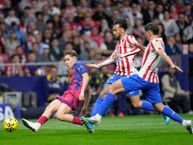Atletico Madrid și FC Barcelona au terminat partida de duminică seară cu scorul de 1-1, într-un duel tensionat din cadrul La Liga, cu un gol și pentru fiecare dintre formații