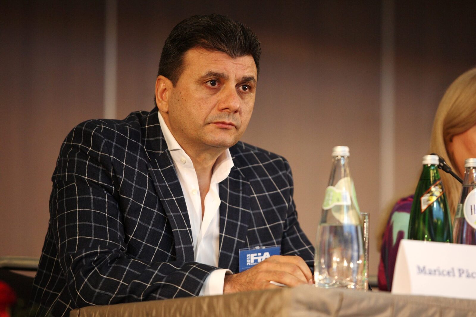 ANAF intensifică verificările asupra unui grup de societăți controlate de un profil medial important Direcția Antifraudă din cadrul Agenției Naționale de Administrare Fiscală (ANAF) a anunțat recent o serie de măsuri mai aspre pentru controlul și recuperarea obligațiilor fiscale de la un grup de societăți