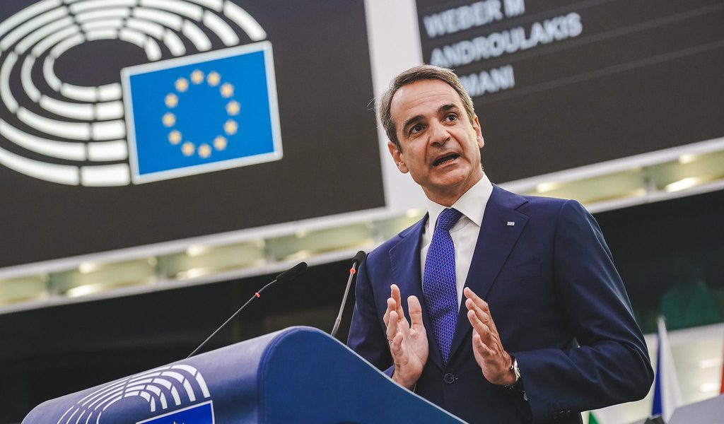 Grecia: 13 deputați, acuzați de fraudă cu fonduri UE, și-au pierdut imunitatea