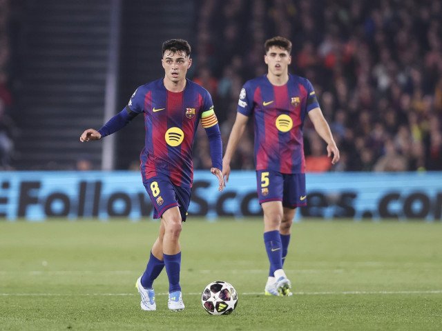 Barcelona, panică: Pedri, schimbat la pauză de Hansi Flick