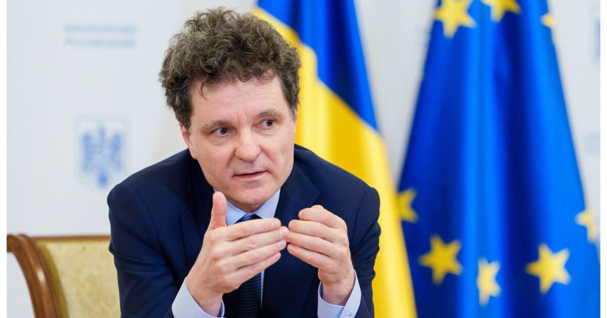 Decizie de monitorizare continuă a aprovizionării cu combustibili, luată la nivel înalt Nicușor Dan, primarul general al Capitalei, a avut luni o întâlnire cu oficiali de la Palatul Cotroceni, ministrul Energiei, Ilie Bolojan, alături de miniștrii Transporturilor, Bogdan Ivan, și Energiei, Ciprian Șerban