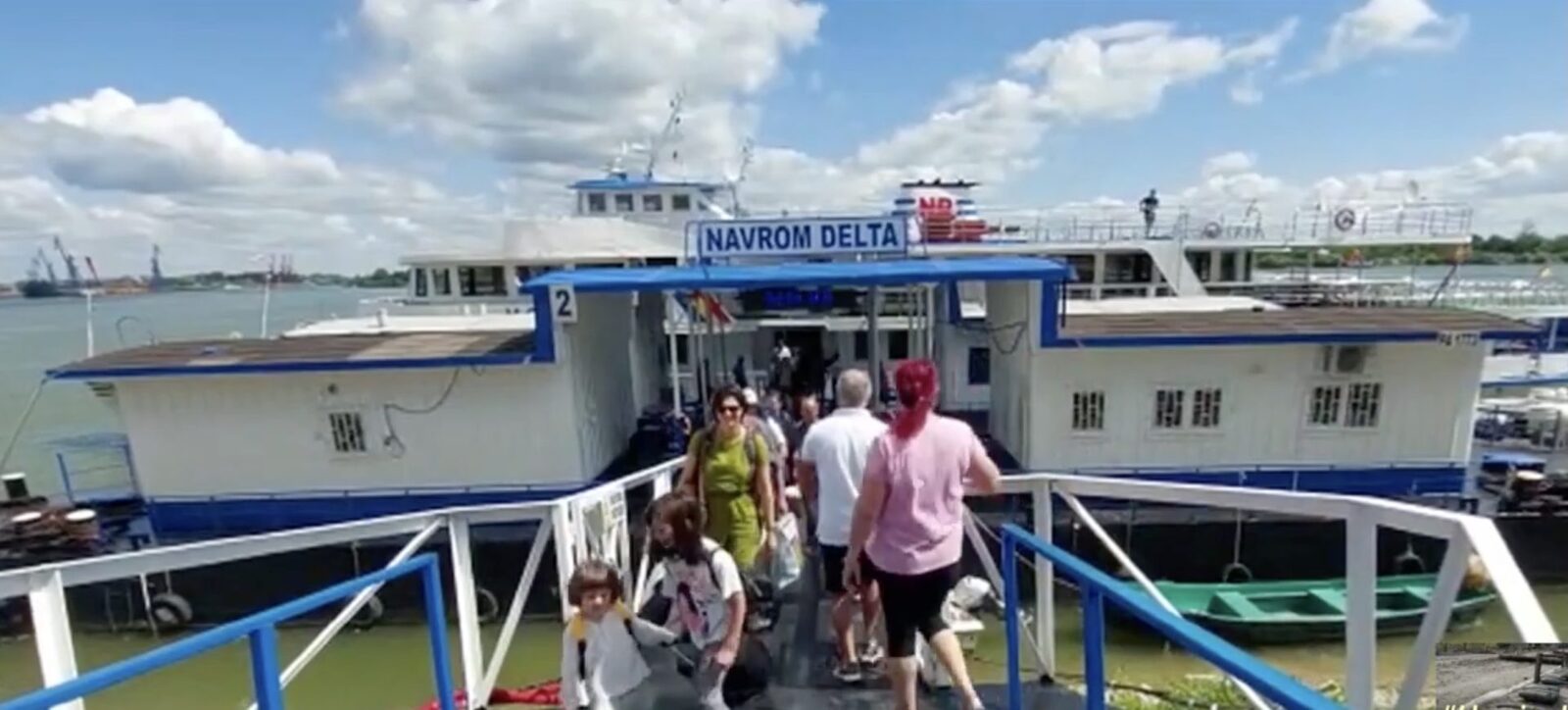 Transport Tulcea-Galați cu bacul Navrom va fi restricționat