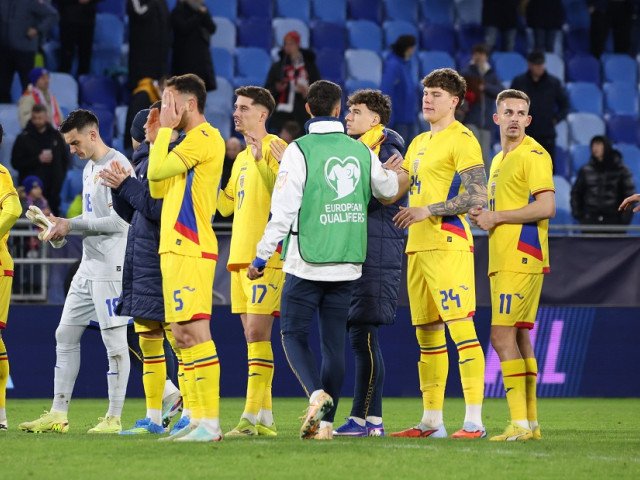 Lecție amară pentru echipa națională de fotbal a României: o calificare ratată, dar o atitudine de neclintit România a trăit, din nou, momente de frustrare și dezamăgire în cadrul campaniilor de calificare pentru turneele finale, însă, în ciuda rezultatelor nefavorabile, atitudinea unora dintre jucători a rămas neschimbată