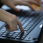 Atenție la „prețul mic”! Ministerul de Interne avertizează, riscuri reale la un click