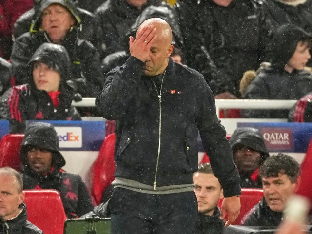 Englezii, furioși după Liverpool – PSG 0-2: Arne Slot, pus să demisioneze!