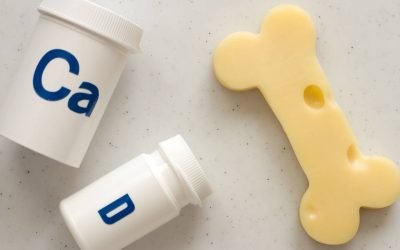 Numeroși factori de stil de viață și sănătate pot accelera apariția osteoporozei, o afecțiune caracterizată prin scăderea densității osoase și creșterea riscului de fracturi