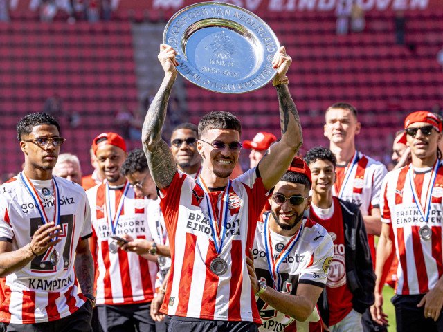 Olandezii îl avertizează pe Dennis Man: PSV îl face ținta!