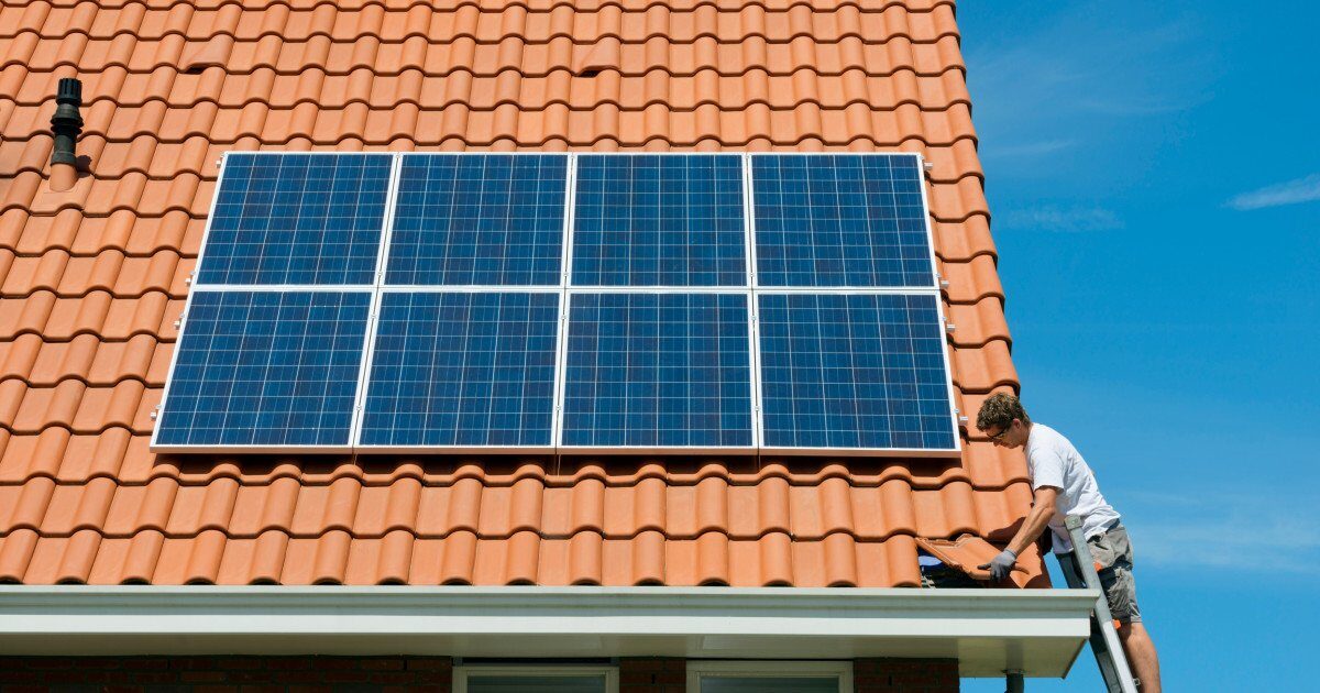 Autoritatea Națională de Reglementare în domeniul Energiei (ANRE) a lansat pentru consultare publică un proiect de ordin care stabilește pașii concreți pentru înregistrarea și recunoașterea comunităților de energie în România