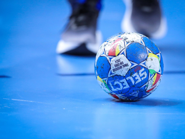 Rapid București, șoc la echipă: Antrenorul a fost demis!