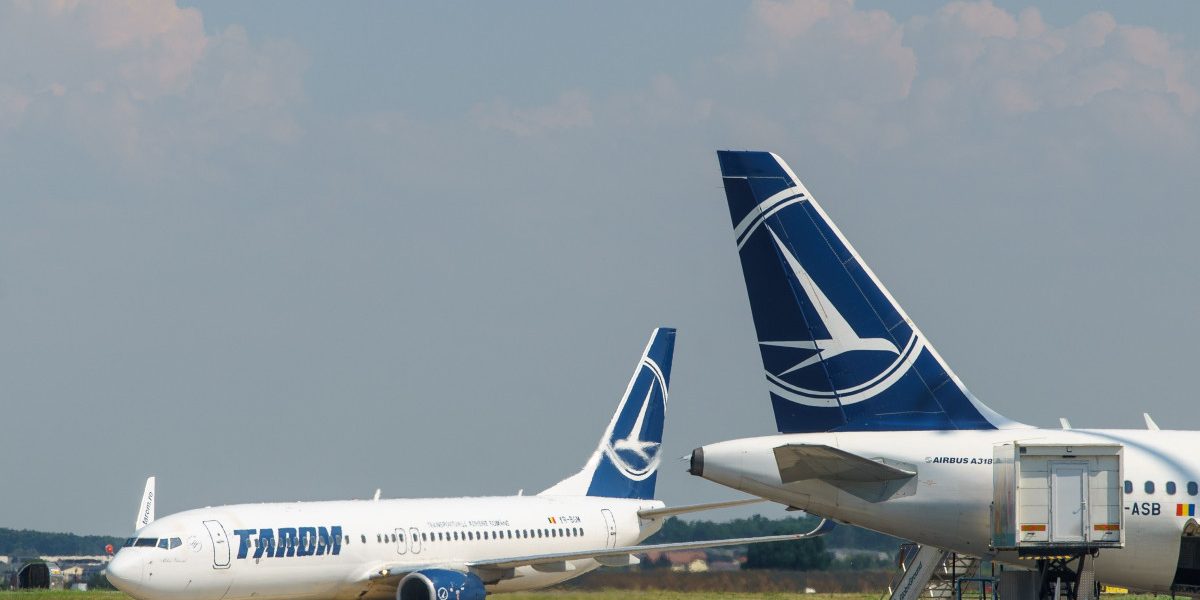 TAROM, pe marginea prăpastiei: Angajații acuză Guvernul că vrea să închidă compania