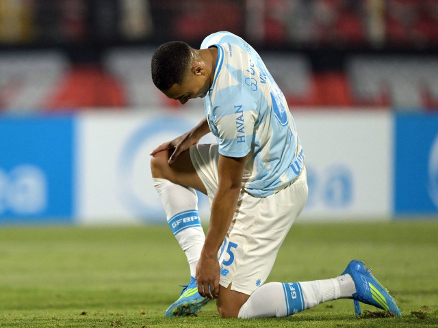 Ratare incredibilă: Trei penalty-uri irosite, gol anulat! Șoc în fotbal