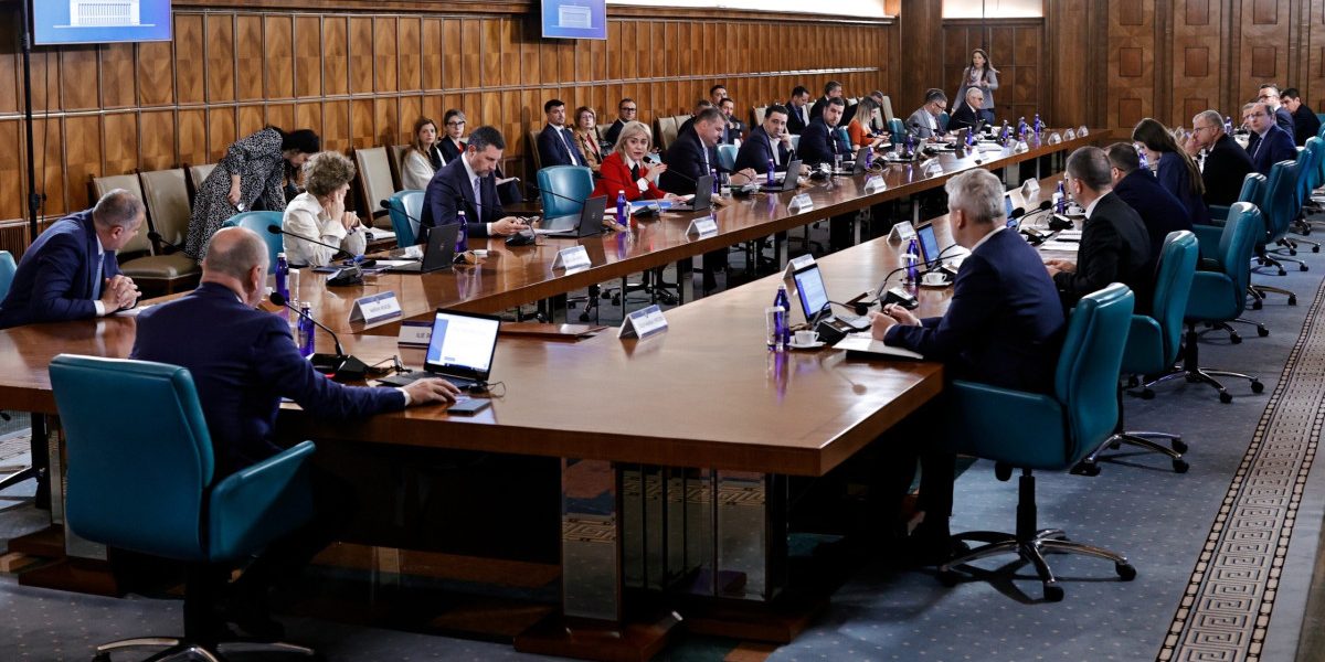 Bolojan și ședința de Guvern: Purtătoarea de cuvânt descrie o atmosferă „absolut cordială”
