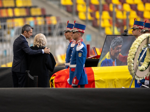 Antrenorul Mircea Lucescu, o figură legendară a fotbalului românesc și internațional, va fi condus pe ultimul drum astăzi, 10 martie 2026, la cimitirul Bellu din București