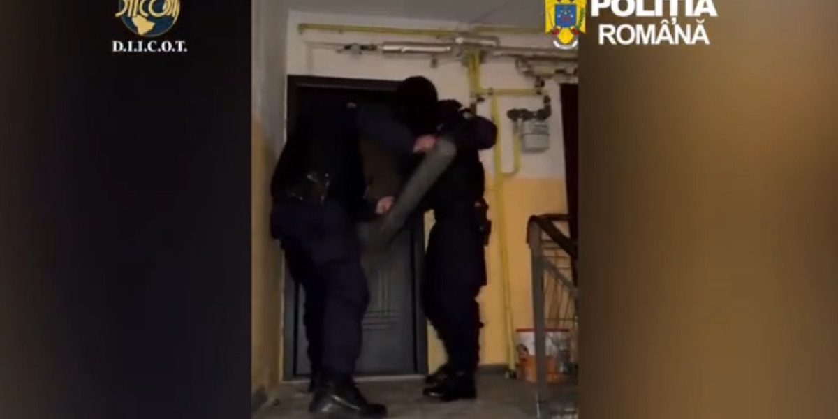 Rețea mafiotă de droguri destructurată: Vindeau ELEVILOR, cu reduceri