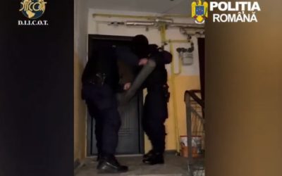 Rețea mafiotă de droguri destructurată: Vindeau ELEVILOR, cu reduceri