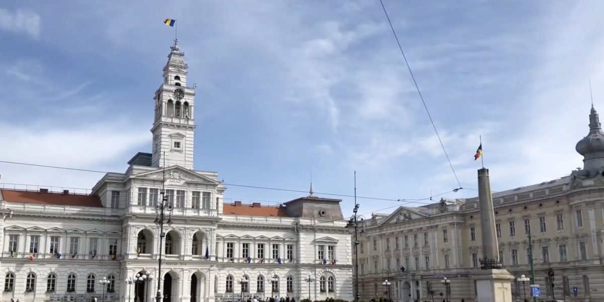 Primăria Arad nu va disponibiliza nicio angajat și a redus organigrama cu 316 posturi în 5 ani
