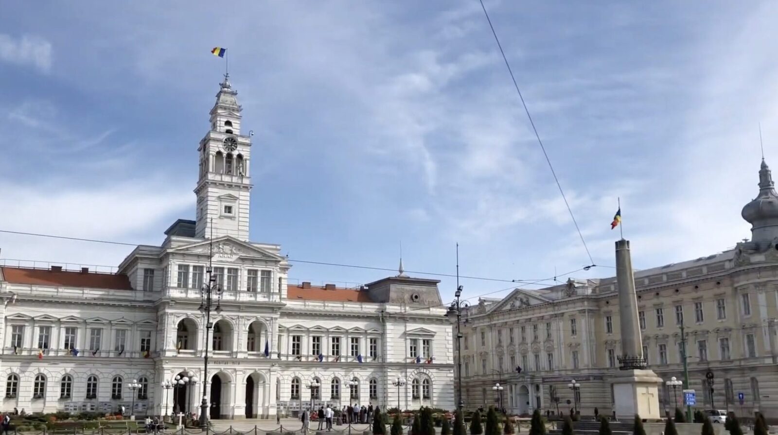 Primăria Arad a anunțat că nu va recurge la disponibilizări în contextul măsurilor de reducere a cheltuielilor, menținând astfel stabilitatea locurilor de muncă în cadrul instituției